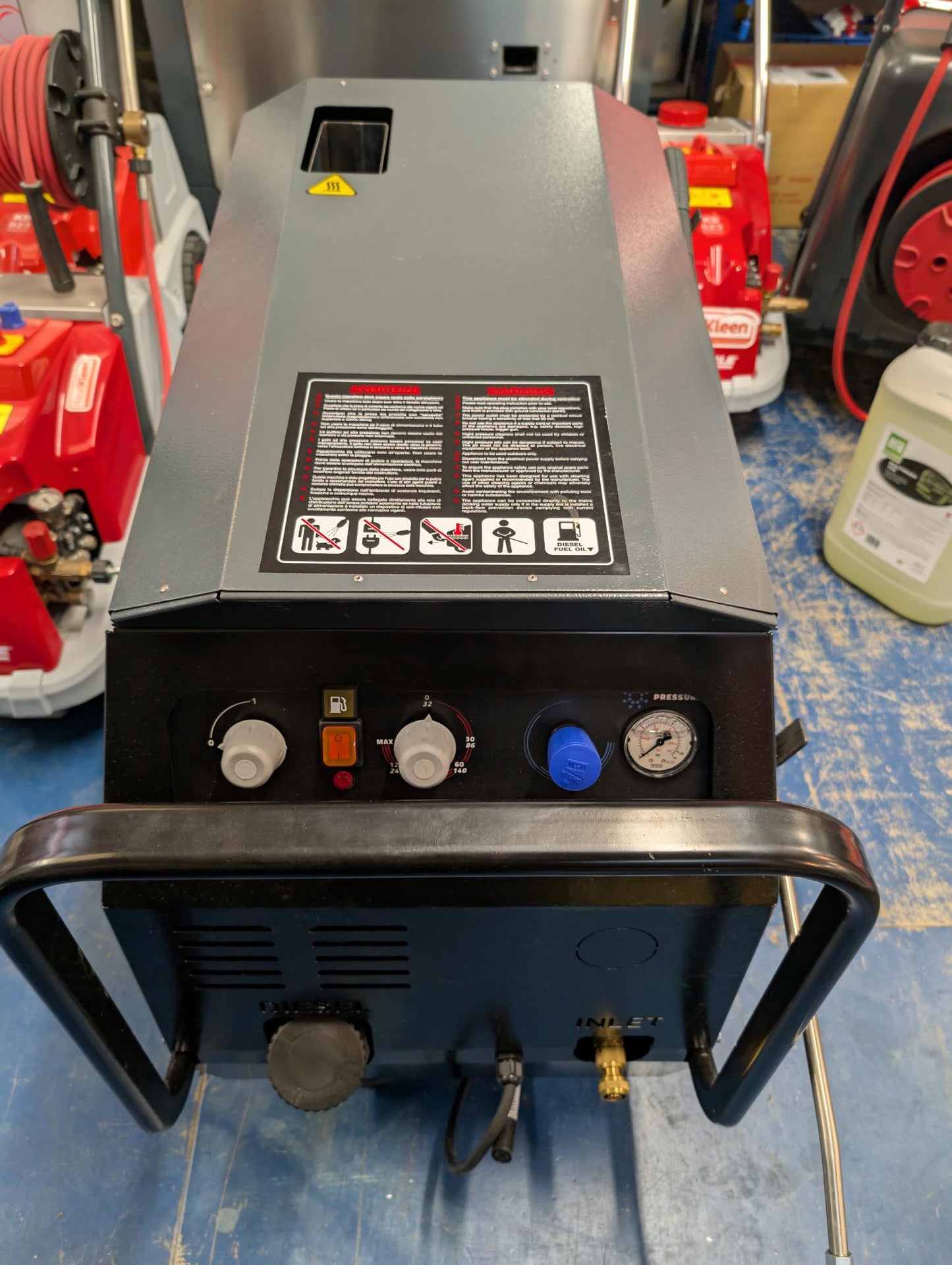 BOSS BOYS MHD12100 hot pressure washer side view showing diesel heating system