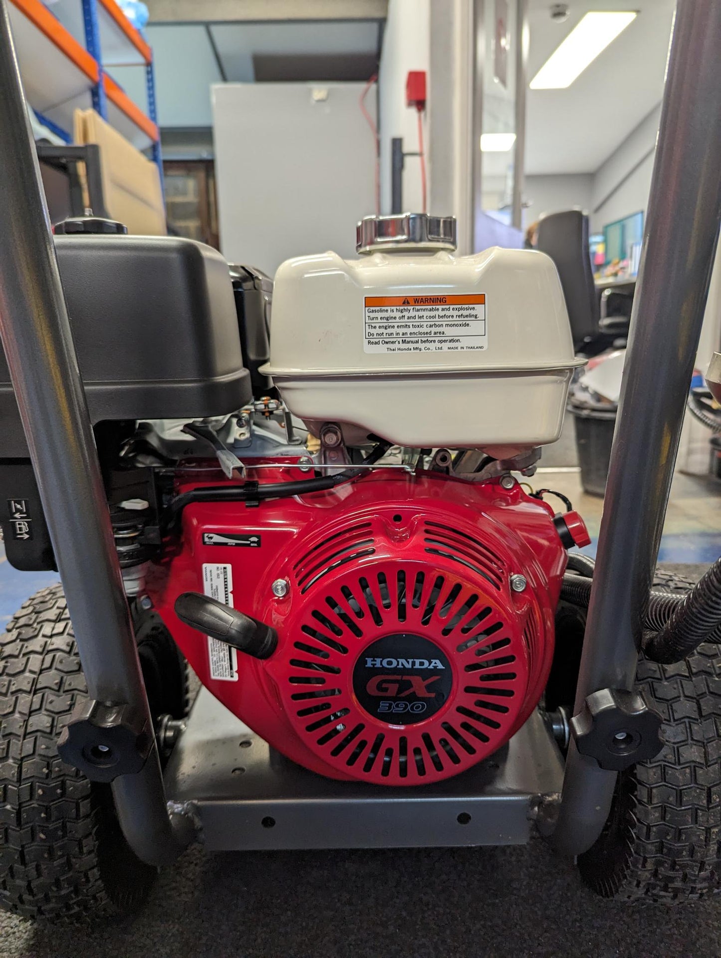 BOSS BOYS PM15250 mobile petrol pressure washer 250 bar 15L/min Honda GX390